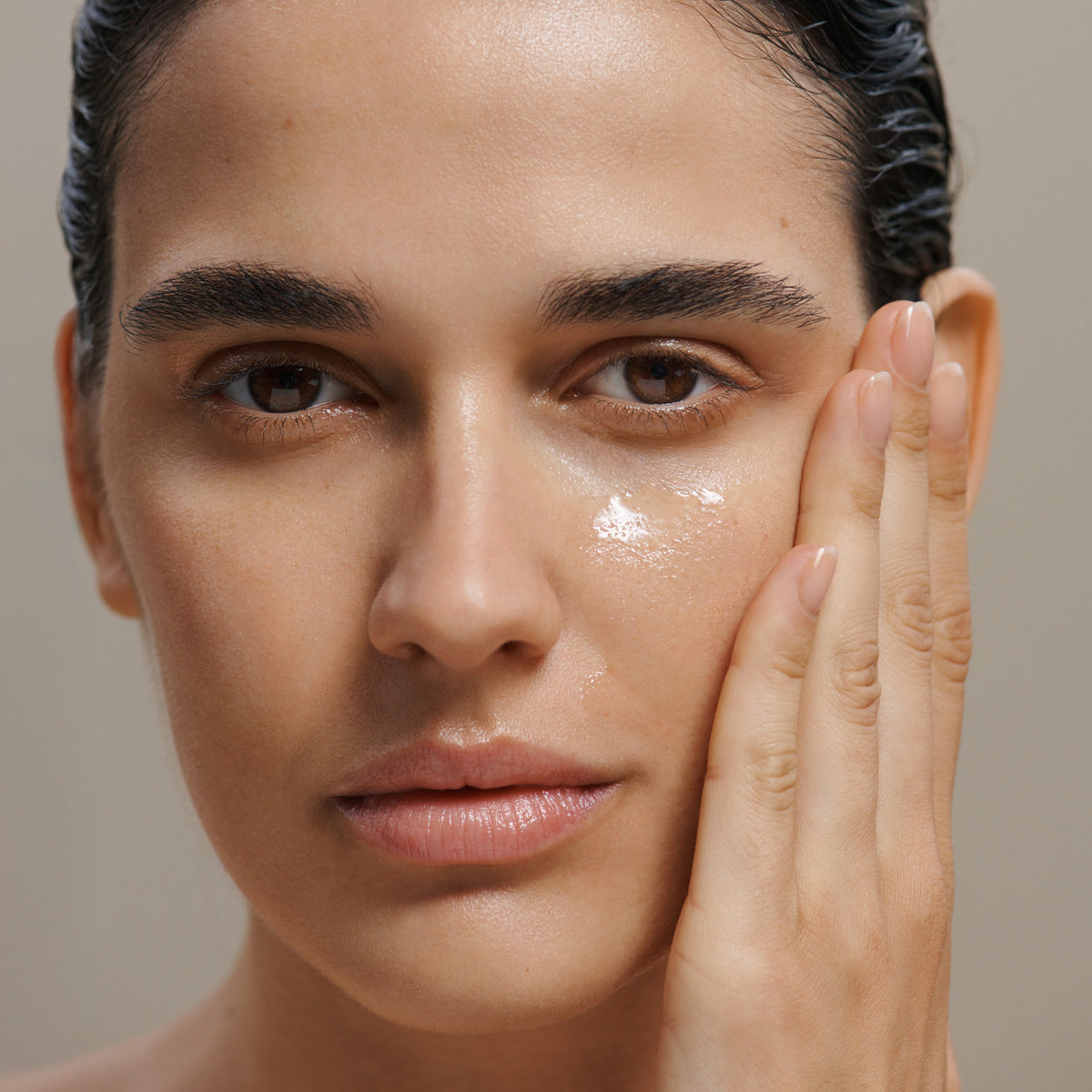 Dr. Hauschka Vlažilni serum Plus – fotografija 4